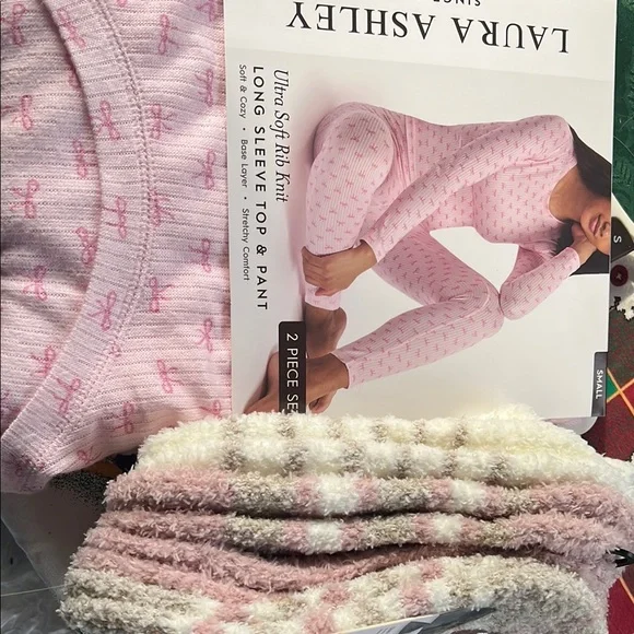 Laura Ashley Pink Rib Knit Pajama Set - Picture 2 of 3